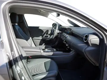 MERCEDES-BENZ A 200   PROGRESSIVE AHK KAMERA SPUR PDC SHZ