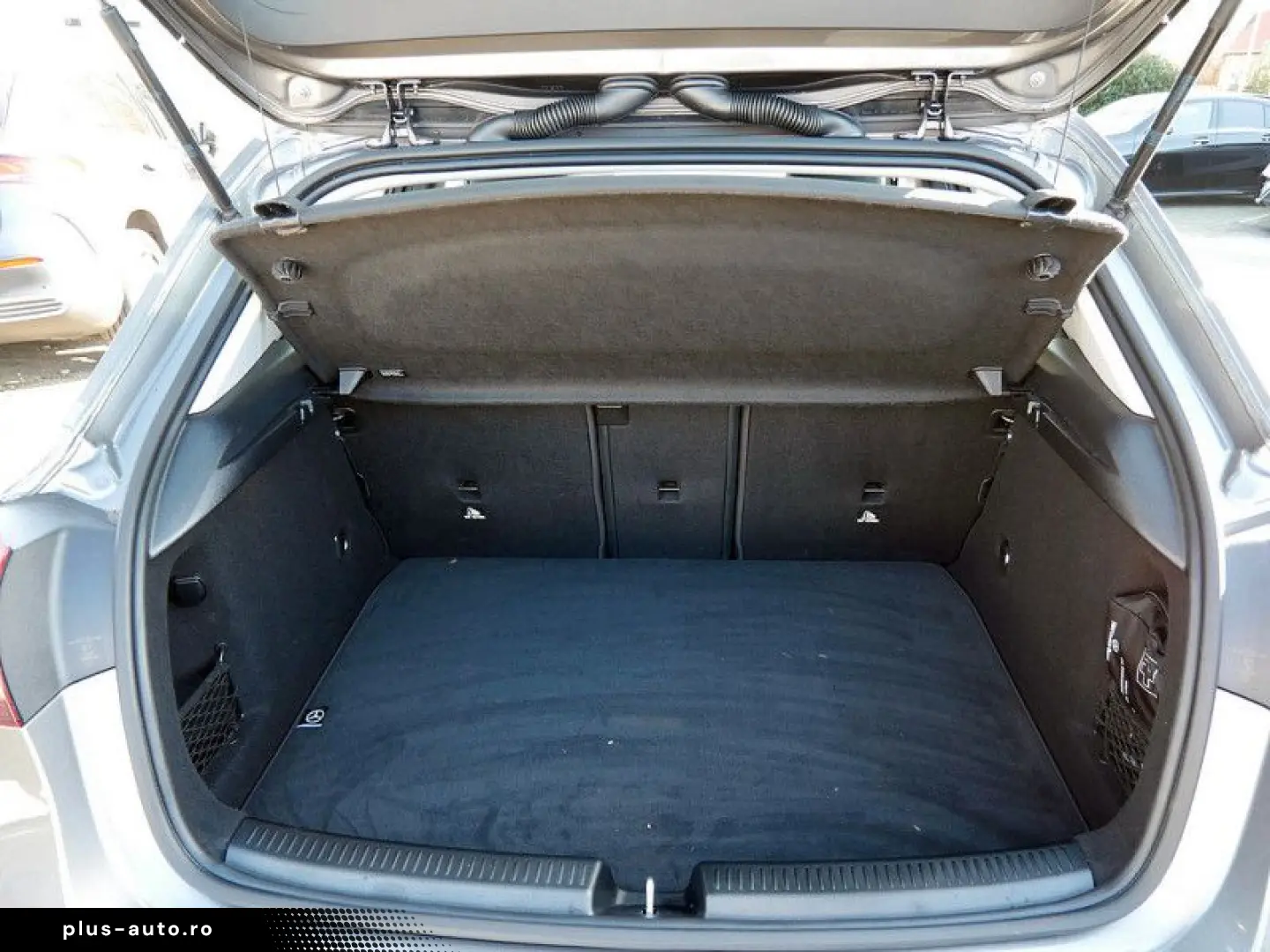 MERCEDES-BENZ A 200   PROGRESSIVE AHK KAMERA SPUR PDC SHZ