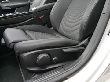 MERCEDES-BENZ A 200 Limo Progressive AHK LED Kamera &hellip;