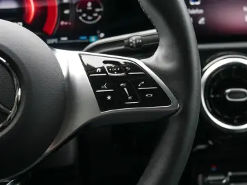 MERCEDES-BENZ A 200 Limo Progressive AHK LED Kamera &hellip;