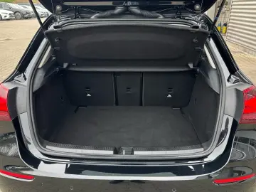 MERCEDES-BENZ A 200 Progressive Multibeam Rückfahrka&hellip;