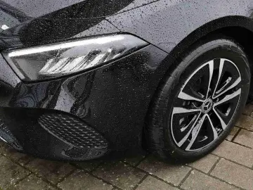 MERCEDES-BENZ A 200 Progressive Plus LED 17  MBUX