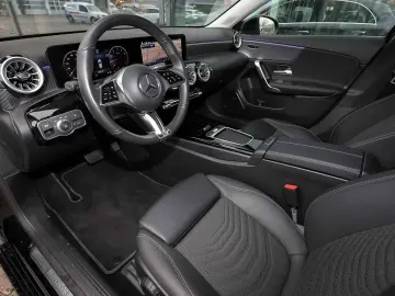 MERCEDES-BENZ A 200 Progressive Plus LED 17  MBUX