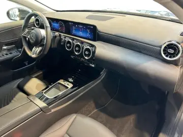 MERCEDES-BENZ A 200 Progressive MBUX Progressive MBeam Wide