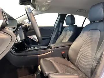 MERCEDES-BENZ A 200 Progressive MBUX Progressive MBeam Wide