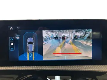 MERCEDES-BENZ A 200 Progressive MBUX Progressive MBeam Wide