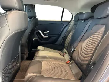 MERCEDES-BENZ A 200 Progressive MBUX Progressive MBeam Wide