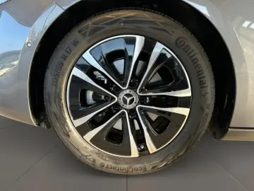 MERCEDES-BENZ A 200 Progressive MBUX Progressive MBeam Wide