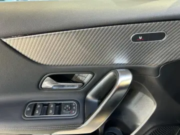 MERCEDES-BENZ A 200 Progressive MBUX Progressive MBeam Wide