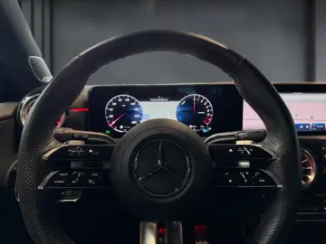 MERCEDES-BENZ A 250 e AMG NIGHT-P LED DISTR BURM AMBIE MBUX