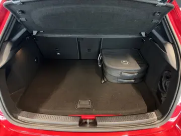 MERCEDES-BENZ A 250 e AMG NIGHT-P LED DISTR BURM AMBIE MBUX