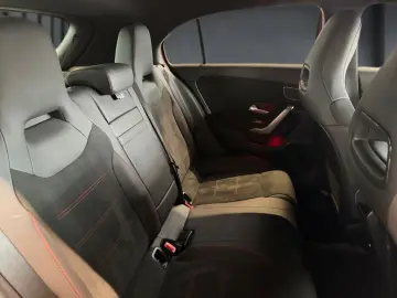 MERCEDES-BENZ A 250 e AMG NIGHT-P LED DISTR BURM AMBIE MBUX