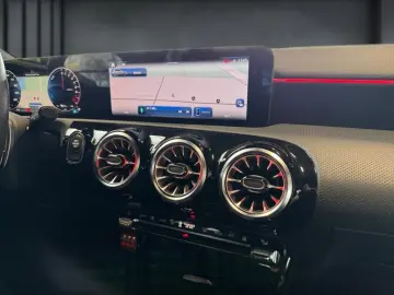 MERCEDES-BENZ A 250 e AMG NIGHT-P LED DISTR BURM AMBIE MBUX