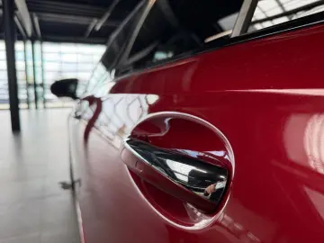 MERCEDES-BENZ A 250 e AMG NIGHT-P LED DISTR BURM AMBIE MBUX