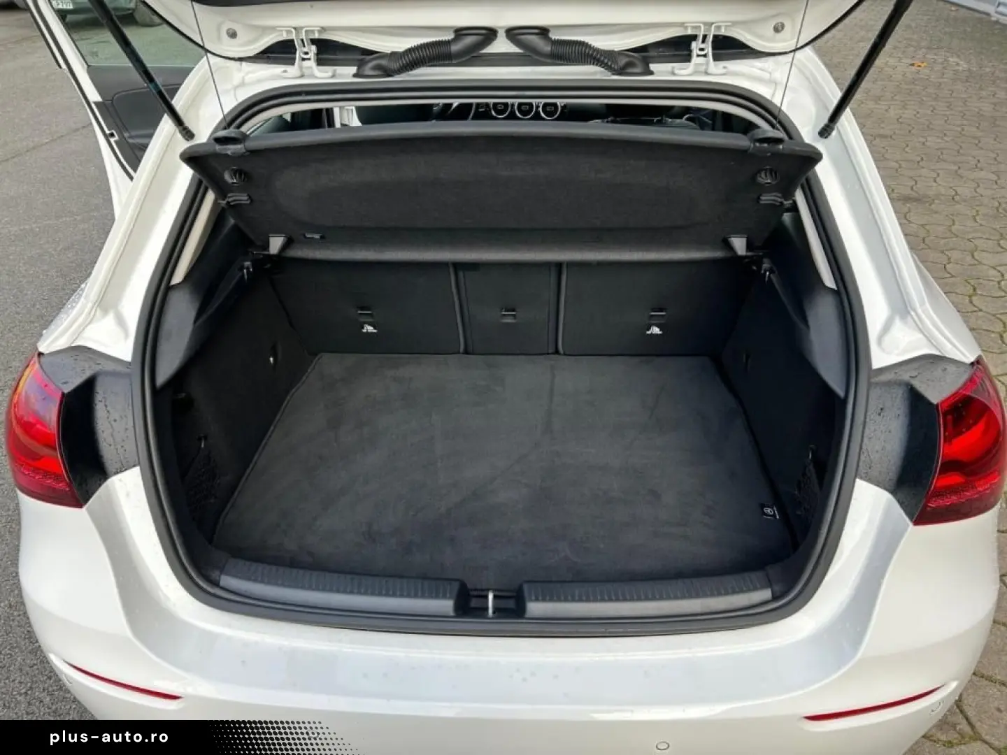 MERCEDES-BENZ A 250 e Progressive Advanced LED Memor&hellip;