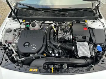 MERCEDES-BENZ A 250 e Progressive Advanced LED Memor&hellip;