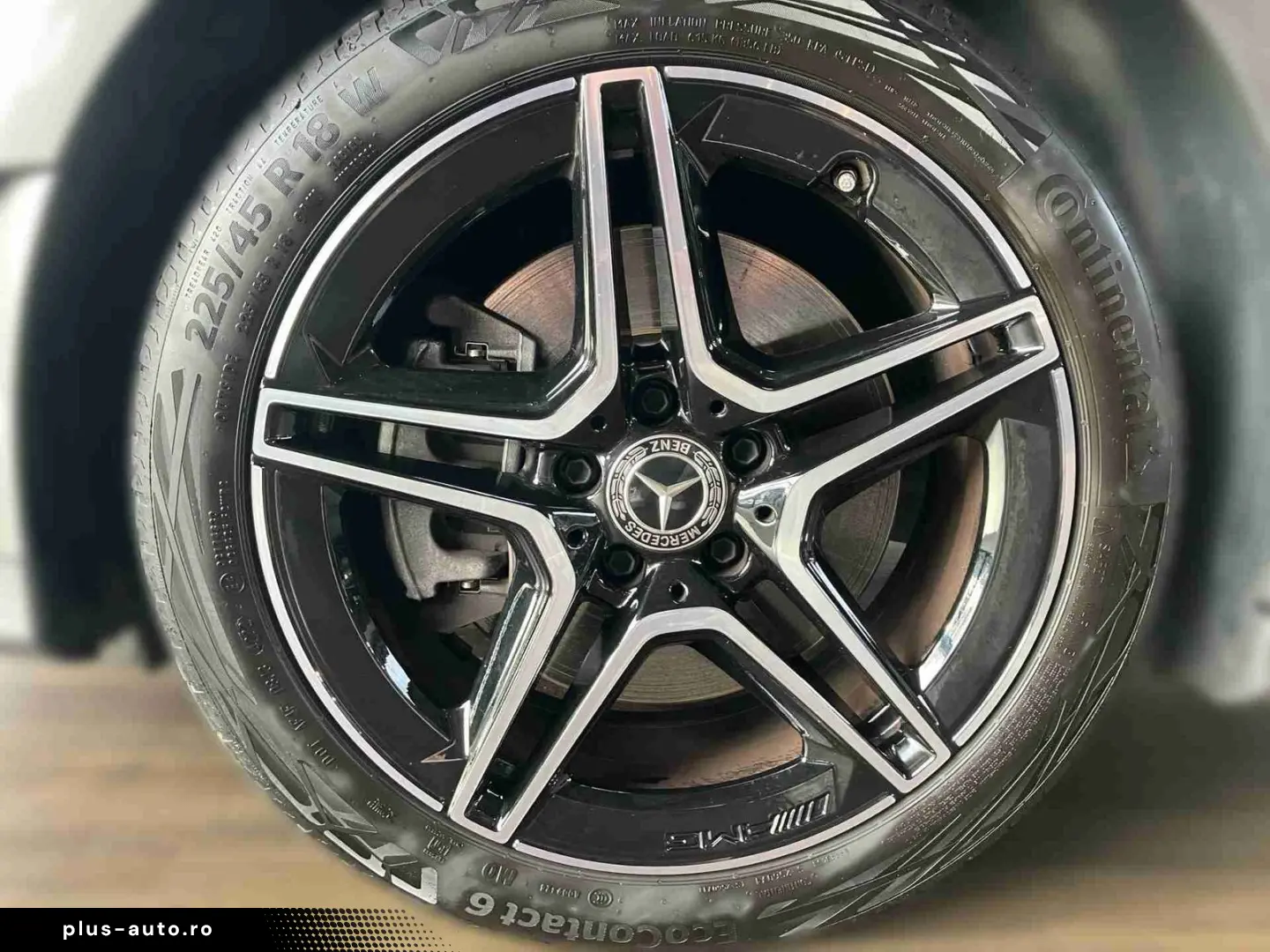 MERCEDES-BENZ A 250 e AMG MBUX Night Distr LED HUD Kam Apple