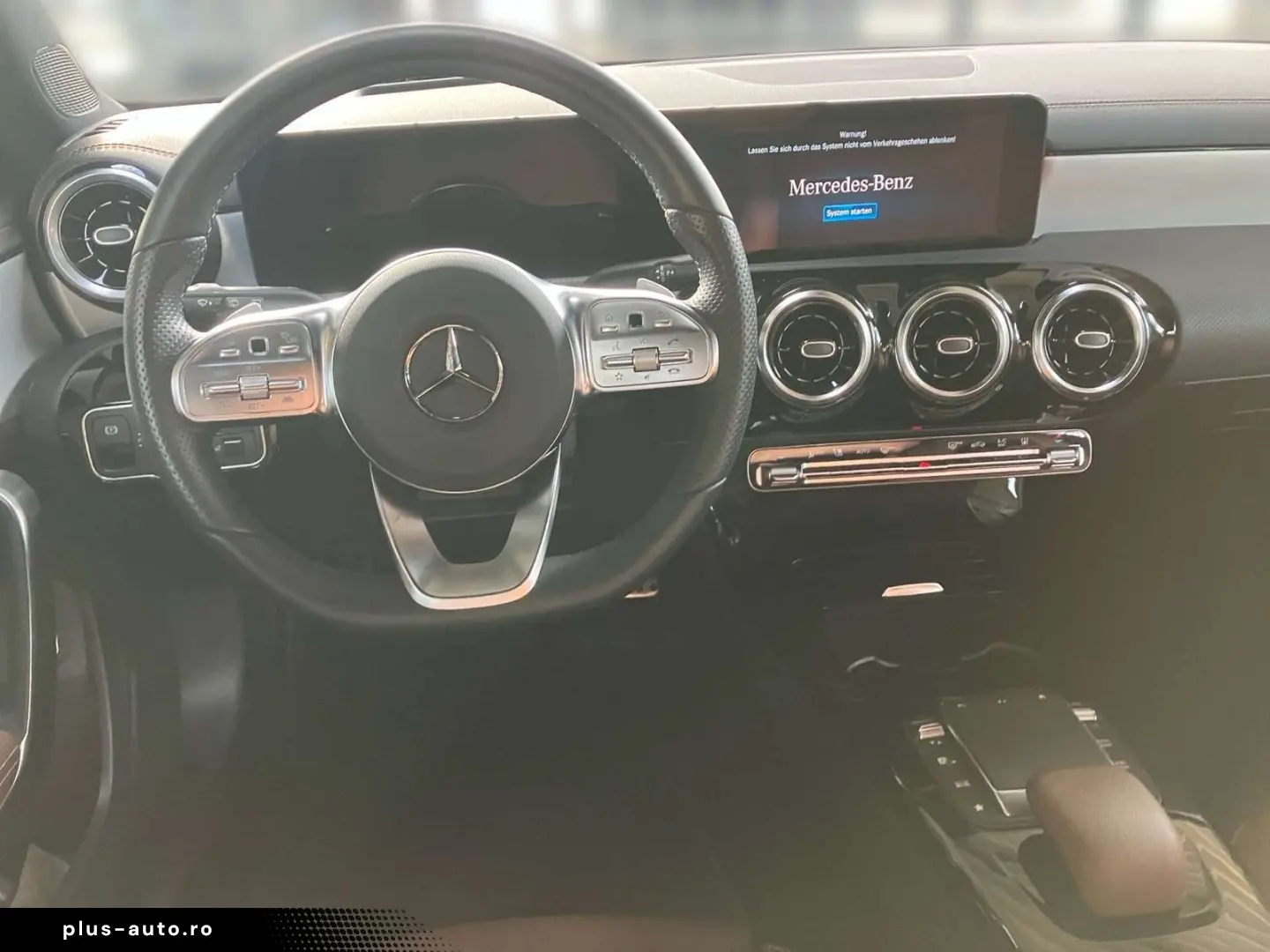MERCEDES-BENZ A 250 e AMG MBUX Night Distr LED HUD Kam Apple