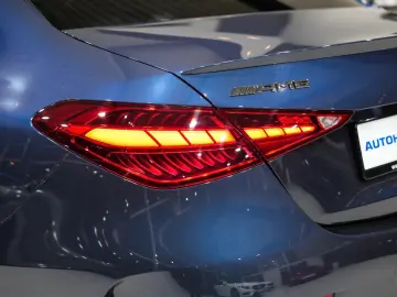 MERCEDES-BENZ C 43 AMG 4Matic AMG-RIDE NIGHT II 1.HAND LM 19