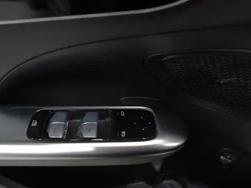 MERCEDES-BENZ C 43 AMG 4Matic AMG-RIDE NIGHT II 1.HAND LM 19