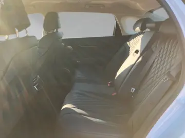 Genesis eG80 AWD Facelift HeadUp