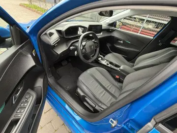 Peugeot E-208 Allure Pack 50kwh 136cp