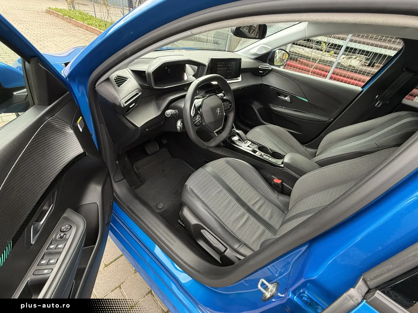 Peugeot E-208 Allure Pack 50kwh 136cp