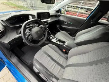 Peugeot E-208 Allure Pack 50kwh 136cp