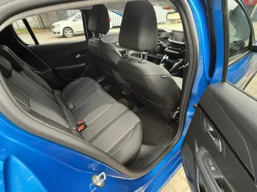 Peugeot E-208 Allure Pack 50kwh 136cp