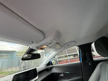 Peugeot E-208 Allure Pack 50kwh 136cp