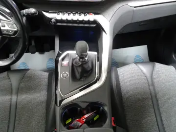 Peugeot 3008 Gen-Ii-2016