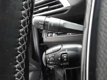 Peugeot 3008 Gen-Ii-2016