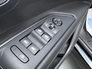 Peugeot 3008 Gen-Ii-2016