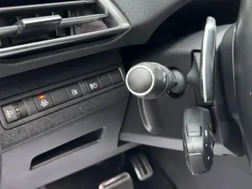 Peugeot 3008 Gen-Ii-2016