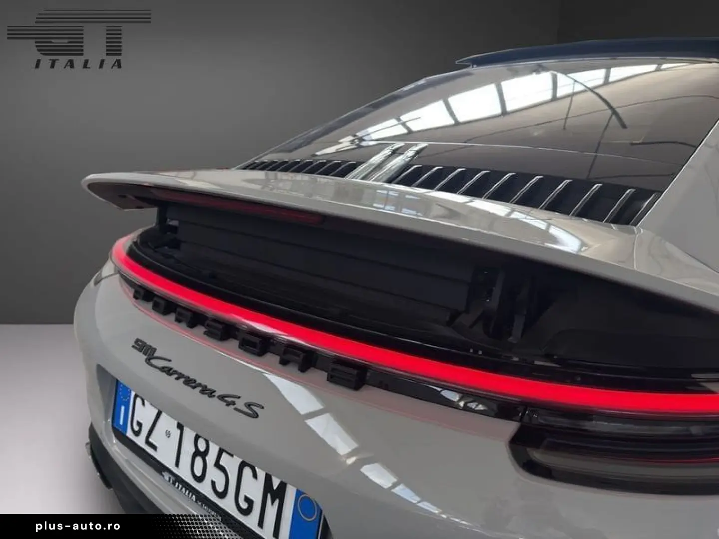 PORSCHE 911 CARRERA 4S