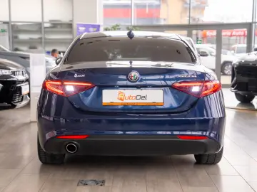 Alfa Romeo Giulia 2.2 DS 150HP