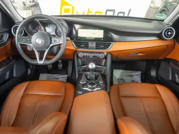 Alfa Romeo Giulia 2.2 DS 150HP