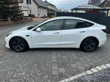 TESLA Model 3 Standard Range  WÄRMEP 96% SOH