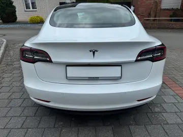 TESLA Model 3 Standard Range  WÄRMEP 96% SOH