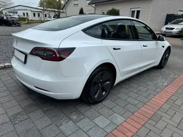 TESLA Model 3 Standard Range  WÄRMEP 96% SOH