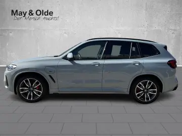 BMW X3 xDrive30e M Paket Leder HUD AHK Pano SHZ PDC