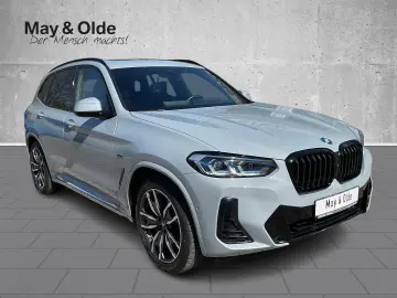 BMW X3 xDrive30e M Paket Leder HUD AHK Pano SHZ PDC