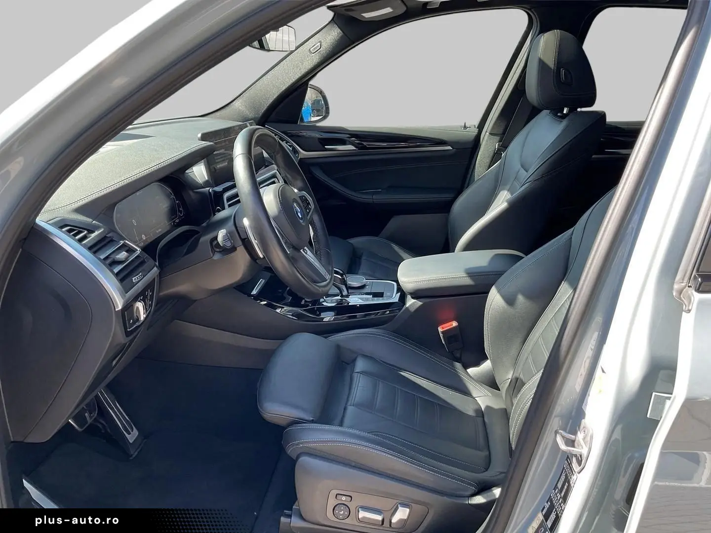 BMW X3 xDrive30e M Paket Leder HUD AHK Pano SHZ PDC