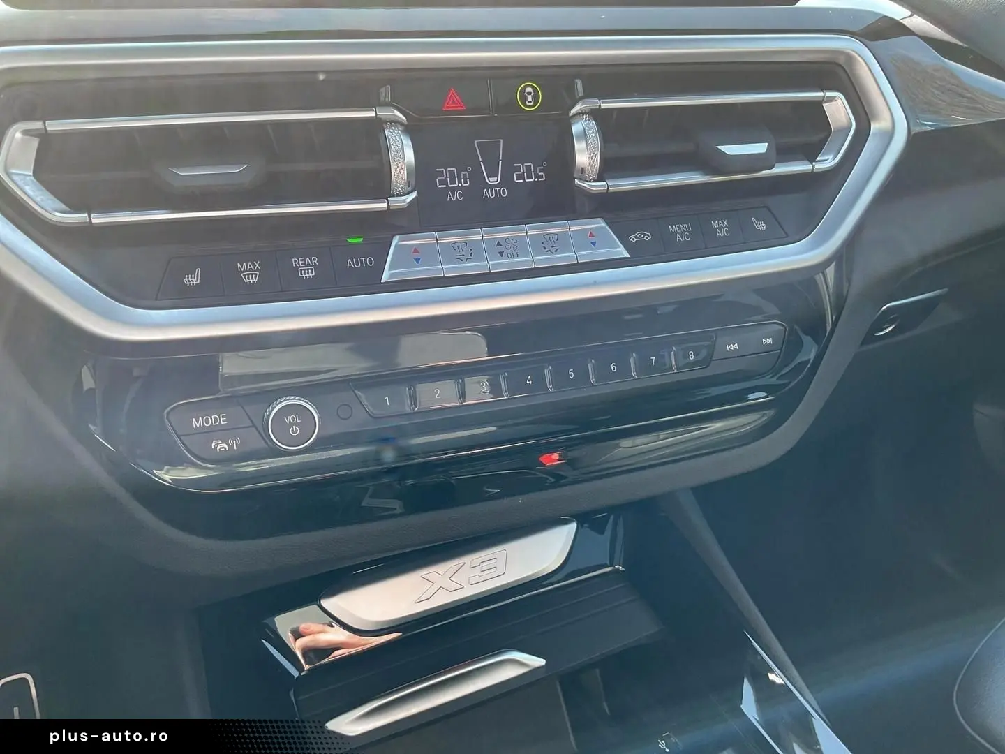 BMW X3 xDrive30e M Paket Leder HUD AHK Pano SHZ PDC