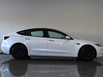 TESLA Model 3 Long Range Dual AWD Pano ACC