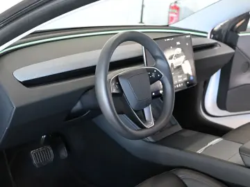 TESLA Model 3 Long Range Dual AWD Pano ACC