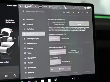 TESLA Model 3 Long Range Dual AWD Pano ACC
