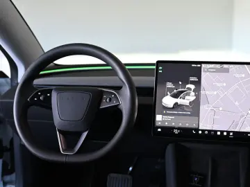 TESLA Model 3 Long Range Dual AWD Pano ACC