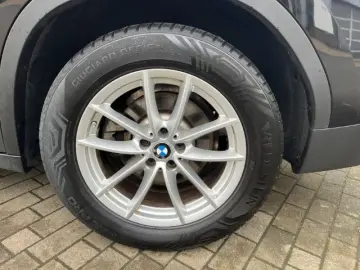 BMW X3 xDrive 20d Head Up Laserlicht El. Panodach Le