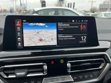 BMW X3 xDrive 20d Head Up Laserlicht El. Panodach Le